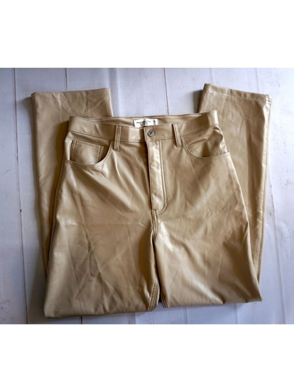 Abercrombie & Fitch Women's Beige 90s Straight Vegan Leather Pants Size 30